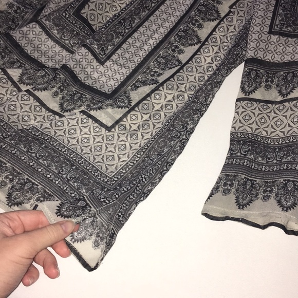 Sheer B&W Keyhole Blouse - Picture 5 of 6